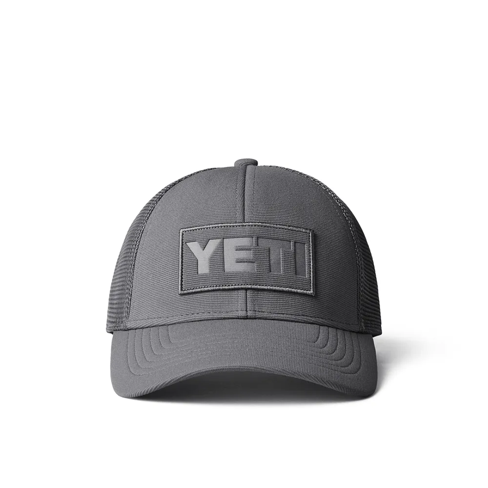 21023005560 GORRA TRUCKER MESH CON PARCHE GRIS MARCA YETI