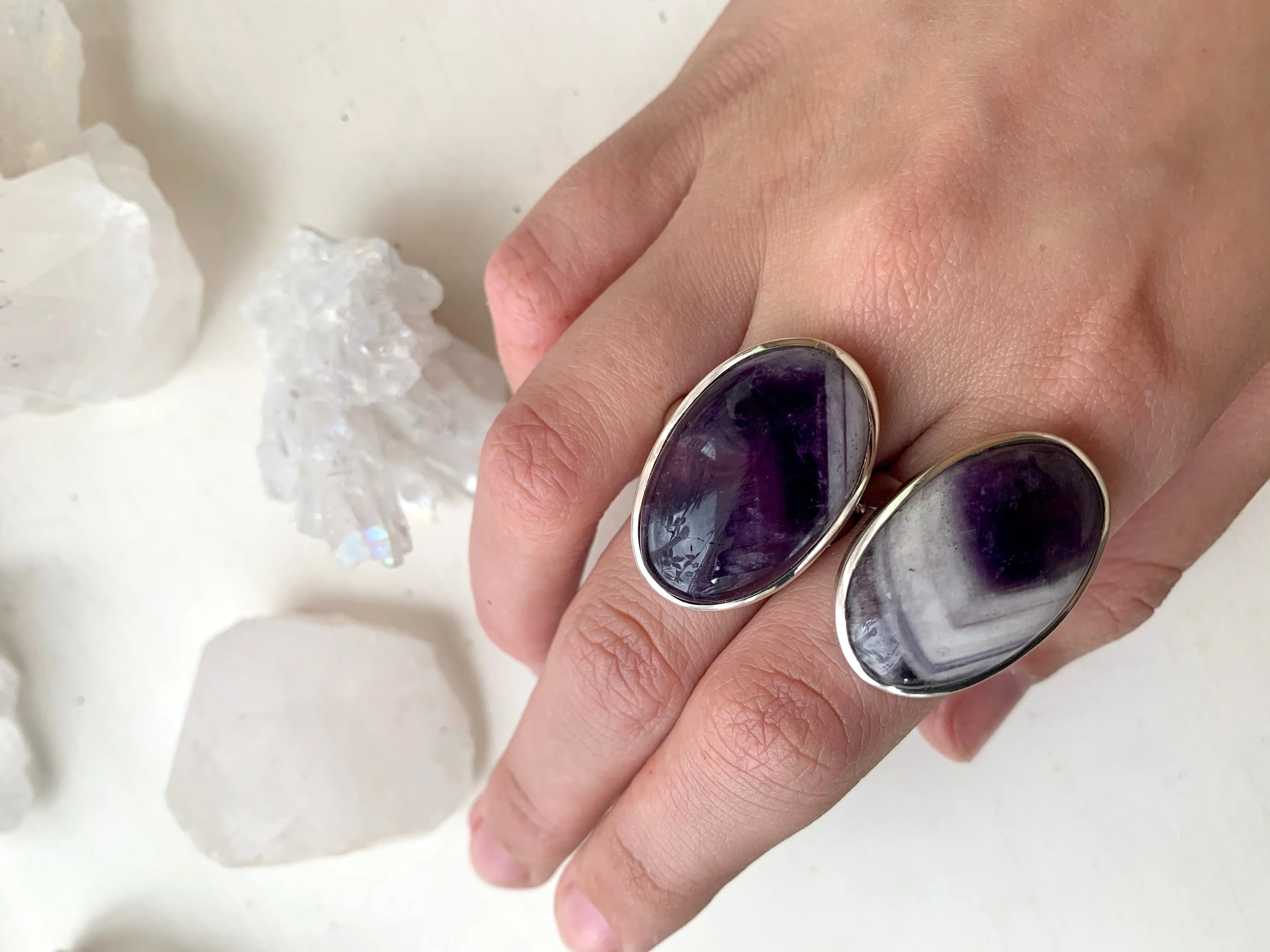 Chevron Amethyst Akoni Ring - Oval (US 10)