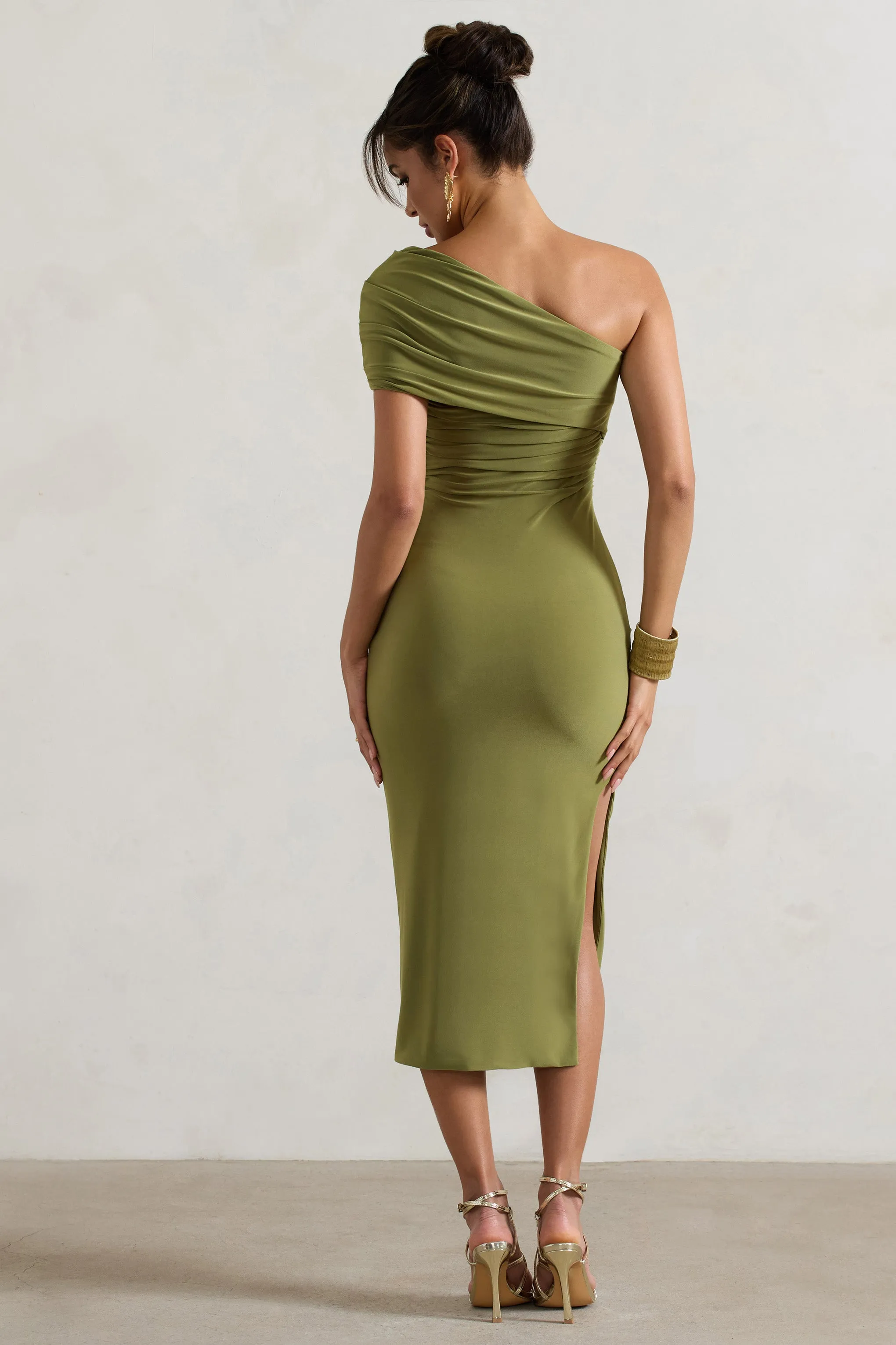 Hawaii | Robe mi-longue vert olive asymétrique à une épaule avec fente