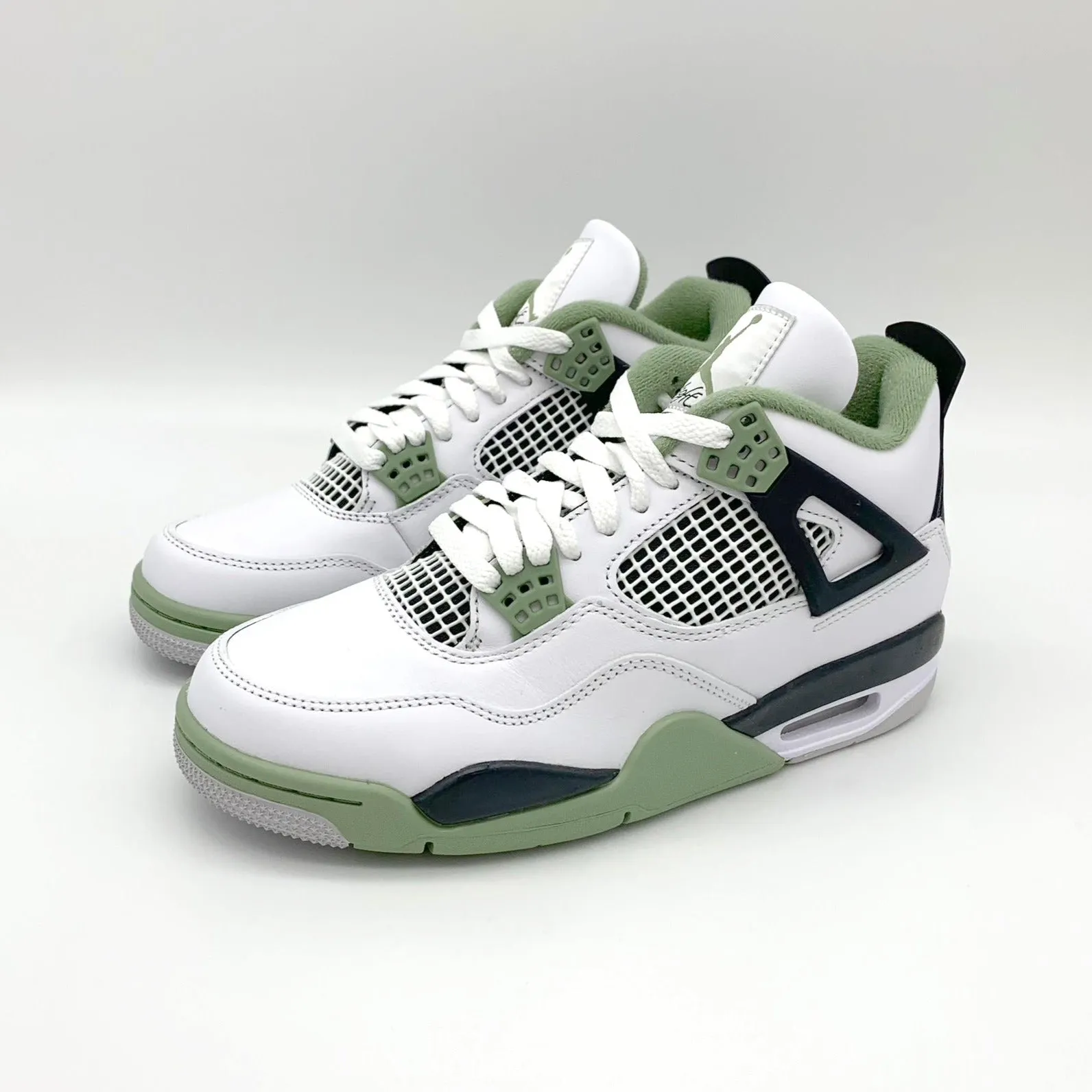 Jordan 4 Retro Seafoam