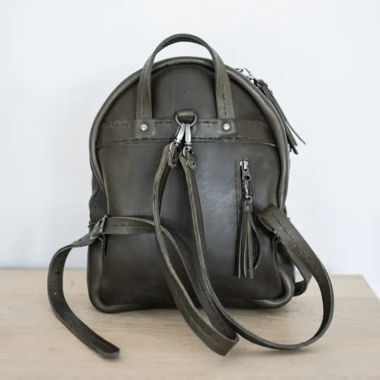 La Petite Leather Ladies Backpack Olive Green