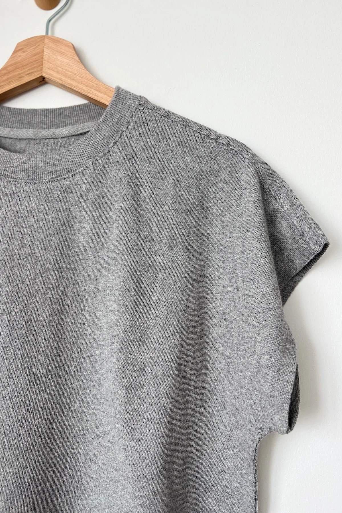 Le Bon Shoppe - Jeanne Tee | Ht. Grey