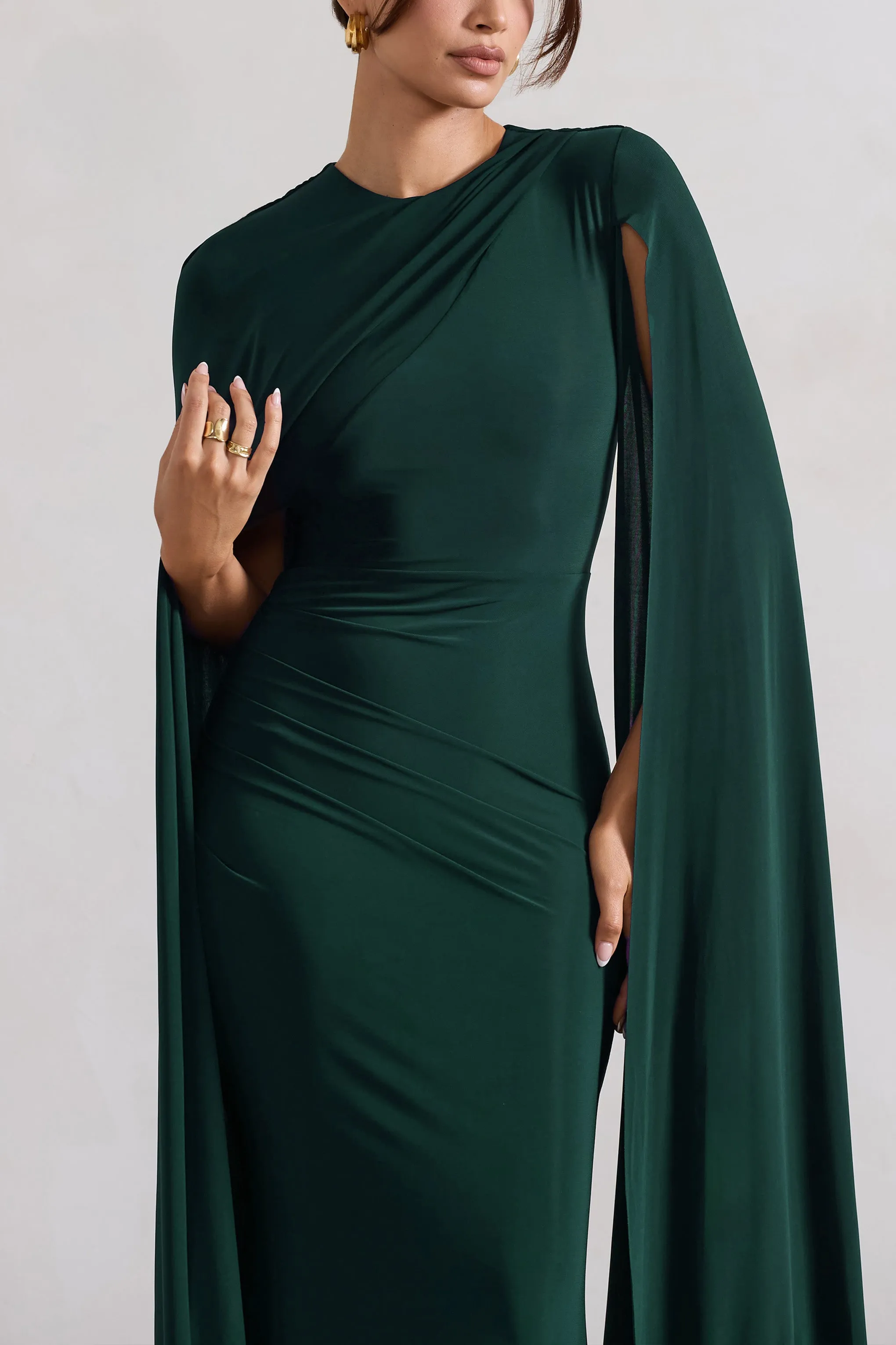 Magdelena | Robe longue vert bouteille asymétrique avec cape