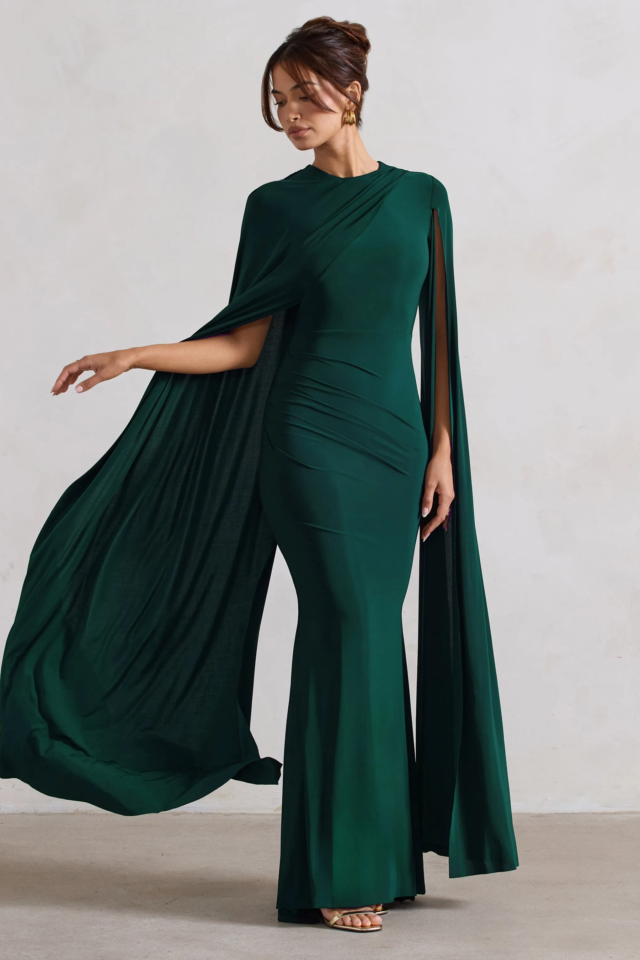 Magdelena | Robe longue vert bouteille asymétrique avec cape