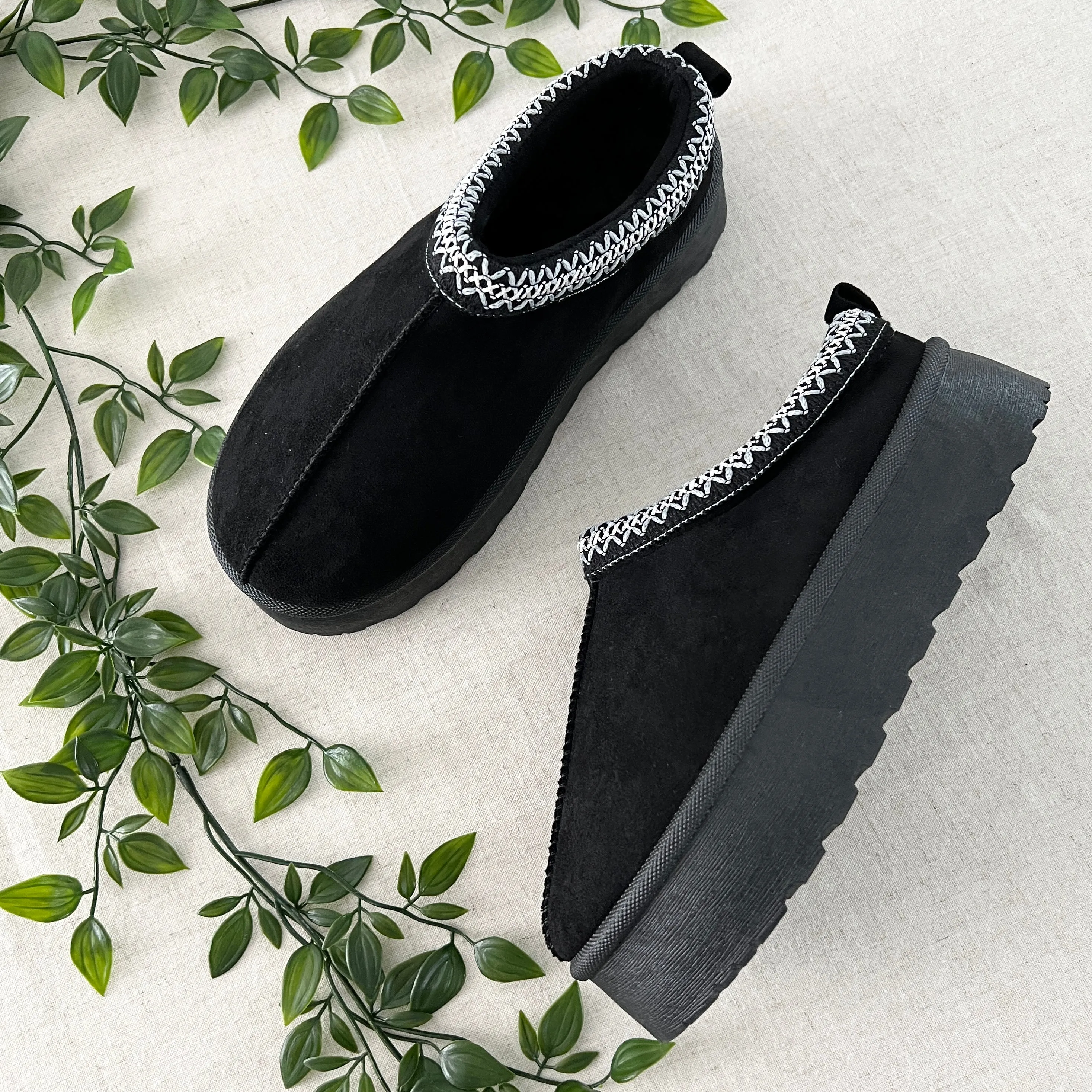 Vegan Shearling Lined Platform Clogs - Black